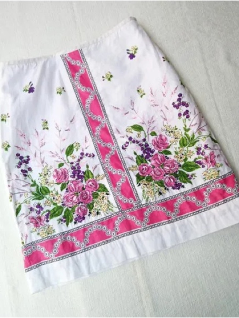 Ann Taylor Loft White Floral Mini Skirt with Pink Border